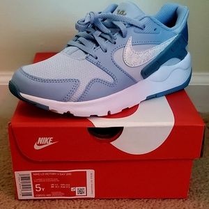 Nike LD Victory Sneakers